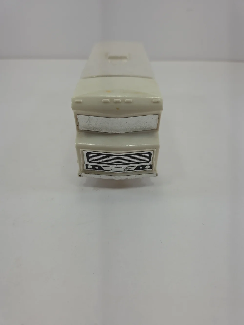 Vintage Avon Winnebago Motor Home Decanter Wild Country After Shave RV Figural
